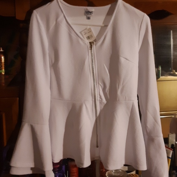 Dressy, zip up blouse. - Picture 1 of 2